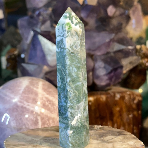 🔥SALE🔥 Moss Agate Crystal Point! - Picture 1 of 5